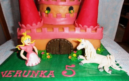 Zámek s princeznou a jednorožcem (3)